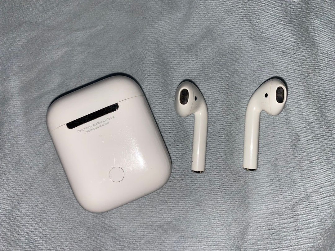 1st Gen AirPods Features and Specifications Explored In-Depth